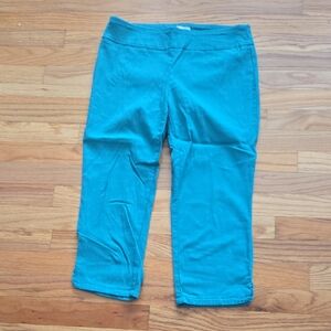 Teal Women's Pull On Capris